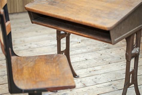 how to identify antique school desk: the importance of understanding the history behind every piece of furniture